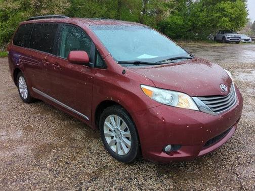 2012 Toyota Sienna XLE