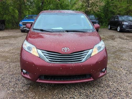 2012 Toyota Sienna XLE