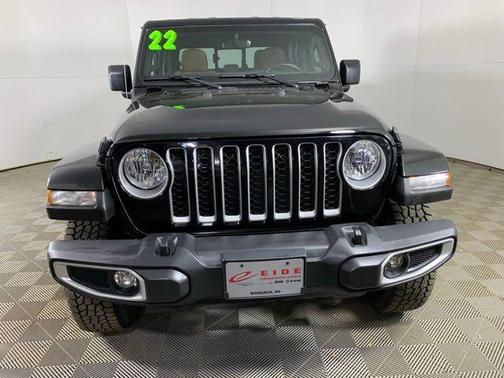 Black Clearcoat 2022 Jeep Gladiator Overland