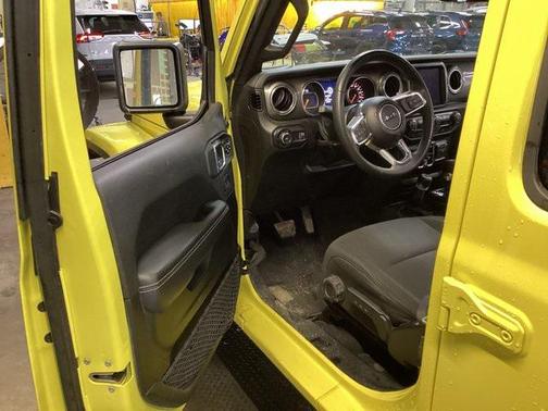 2023 Jeep Wrangler 4-Door Sahara