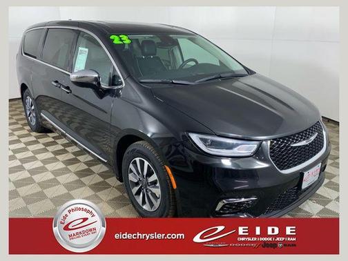 2023 Chrysler Pacifica Hybrid Limited