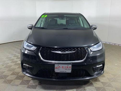 2023 Chrysler Pacifica Hybrid Limited