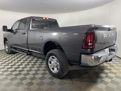 2025 RAM 2500 Tradesman Crew Cab 4x4 8' Box