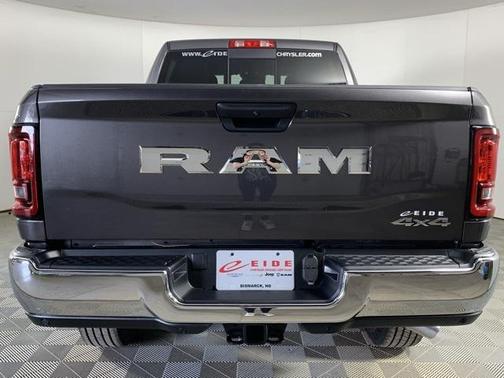 2025 RAM 2500 Tradesman Crew Cab 4x4 6'4' Box