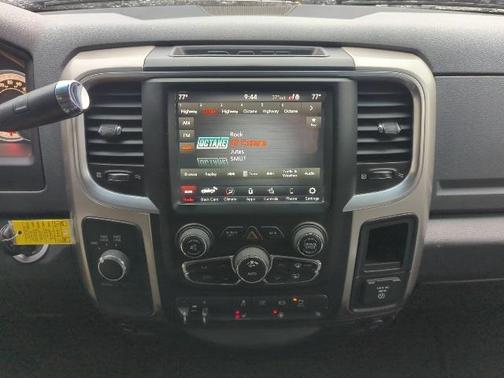 2018 RAM 2500 Big Horn Crew Cab 4x4 6'4' Box