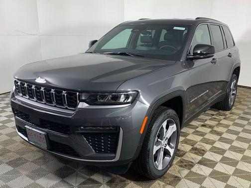 Baltic Gray Metallic Clearcoat 2026 Jeep Grand Cherokee Limited