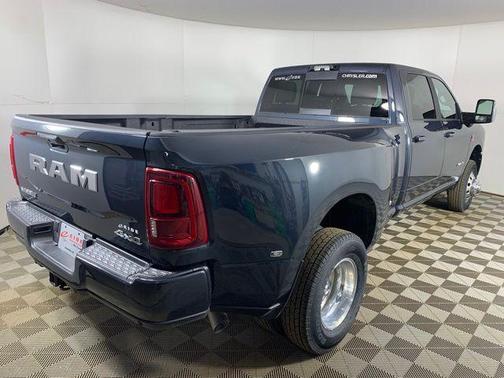 2026 RAM 3500 Laramie Crew Cab 4x4 8' Box