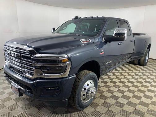 2026 RAM 3500 Laramie Crew Cab 4x4 8' Box