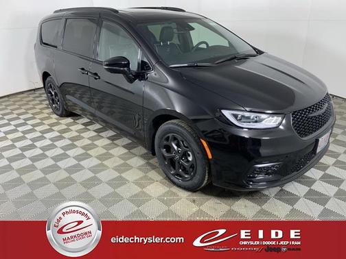 2025 Chrysler Pacifica Hybrid Select