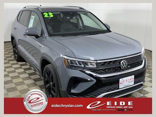 Pure Gray 2023 Volkswagen Taos 1.5T SE