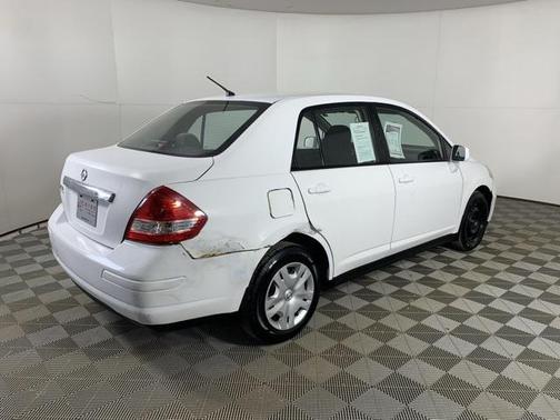 2011 Nissan Versa 1.8 S