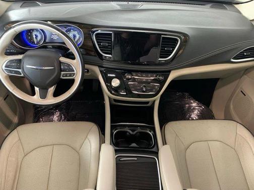 Velvet Red Pearlcoat 2021 Chrysler Pacifica Limited