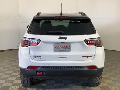 Bright White Clearcoat 2024 Jeep Compass Trailhawk