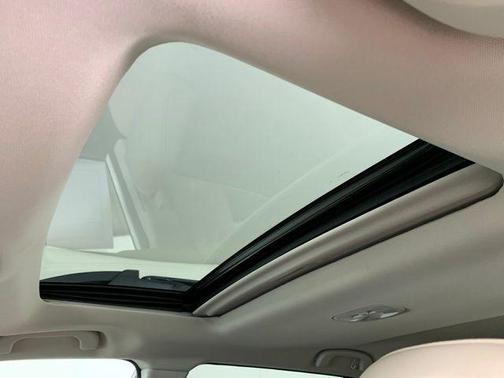 Crystal White Pearl 2025 Subaru Outback Limited