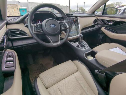 Crystal White Pearl 2025 Subaru Outback Limited
