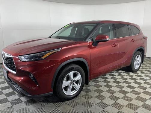 2022 Toyota Highlander LE