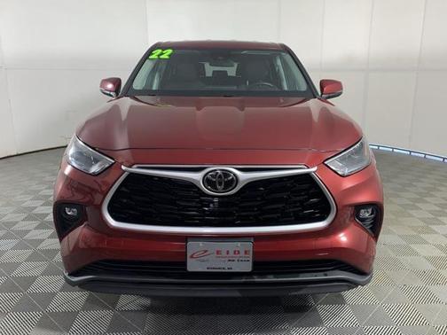 2022 Toyota Highlander LE