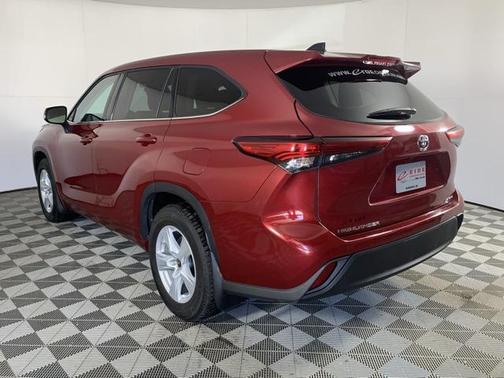 2022 Toyota Highlander LE