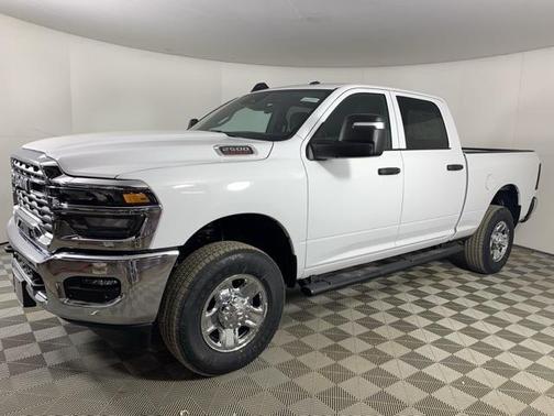 2025 RAM 2500 Tradesman Crew Cab 4x4 6'4' Box