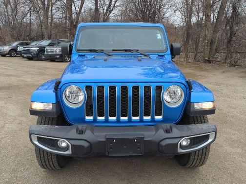 Hydro Blue Pearlcoat 2023 Jeep Gladiator Overland