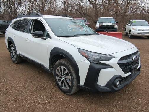 Crystal White Pearl 2025 Subaru Outback Premium