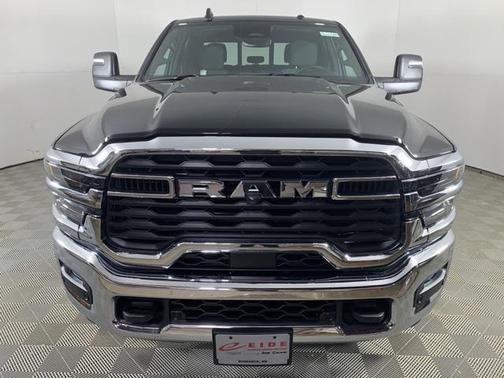 2025 RAM 2500 Tradesman Crew Cab 4x4 8' Box