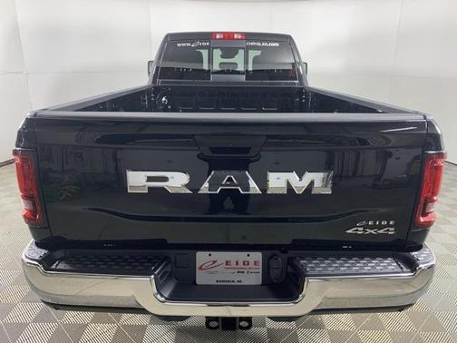 2025 RAM 2500 Tradesman Crew Cab 4x4 8' Box