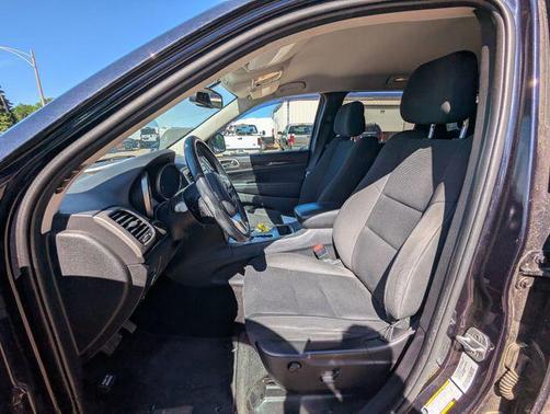 Blackberry Pearlcoat 2011 Jeep Grand Cherokee Laredo