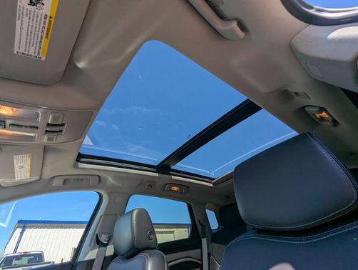 Radiant Silver Metallic 2014 Cadillac SRX Luxury Collection