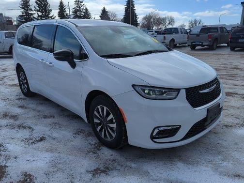 2024 Chrysler Pacifica Hybrid Select