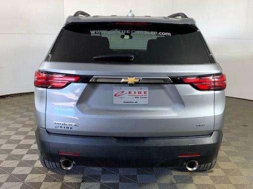 Sterling Gray Metallic 2023 Chevrolet Traverse LT Cloth