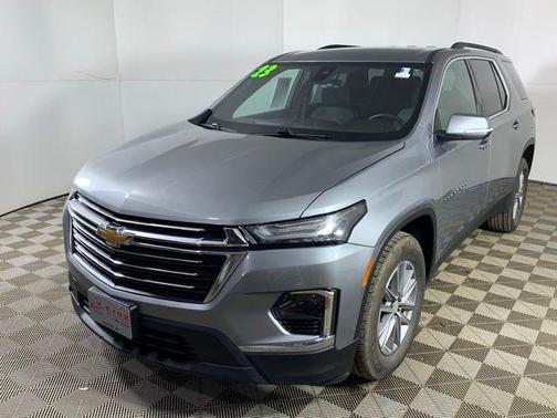 Sterling Gray Metallic 2023 Chevrolet Traverse LT Cloth