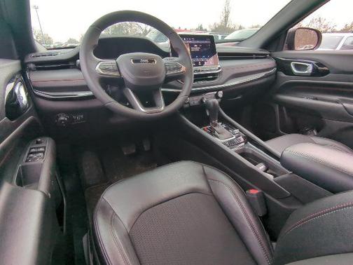 Red Hot Pearlcoat 2025 Jeep Compass Trailhawk