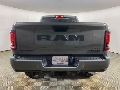 Ceramic Gray Clearcoat 2026 RAM 2500 Big Horn Crew Cab 4x4 6'4' Box