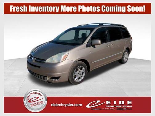 Beige / Tan 2005 Toyota Sienna XLE