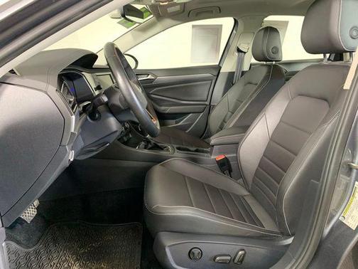 Platinum Gray Metallic 2024 Volkswagen Jetta 1.5T SE