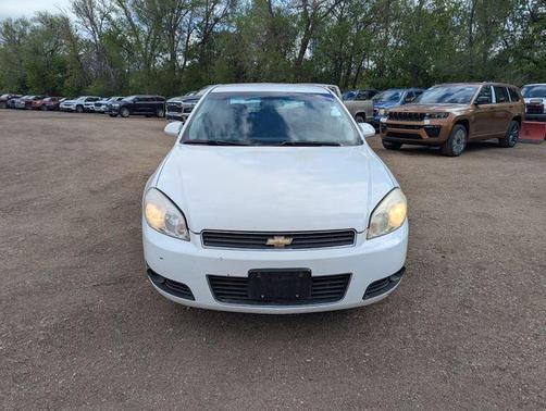 Summit White 2010 Chevrolet Impala LT