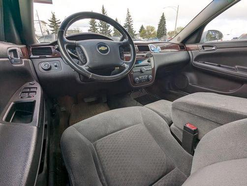 Summit White 2010 Chevrolet Impala LT