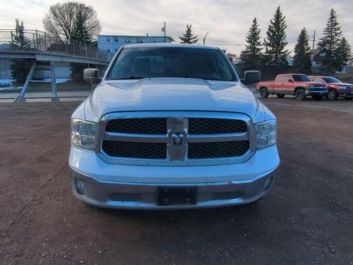 Bright White Clearcoat 2022 RAM 1500 Classic SLT