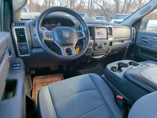 Bright White Clearcoat 2022 RAM 1500 Classic SLT