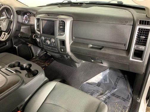 Bright White Clearcoat 2022 RAM 1500 Classic SLT