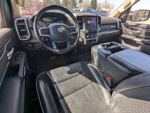 Diamond Black Crystal Pearlcoat 2020 RAM 1500 Laramie