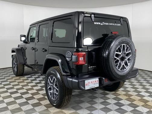 2025 Jeep Wrangler 4-Door Sahara 4x4