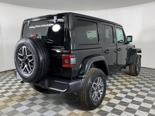 2025 Jeep Wrangler 4-Door Sahara 4x4