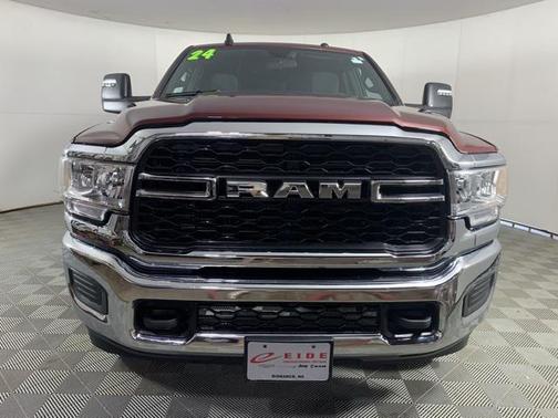 2024 RAM 2500 Tradesman Crew Cab 4x4 6'4' Box