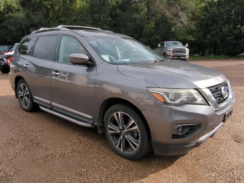 2018 Nissan Pathfinder Platinum