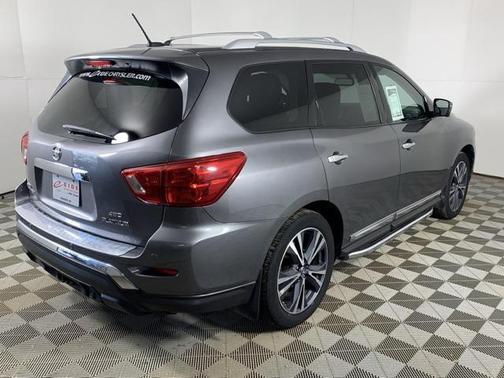 2018 Nissan Pathfinder Platinum