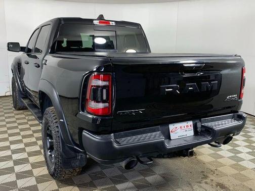 Diamond Black Crystal Pearlcoat 2022 RAM 1500 TRX