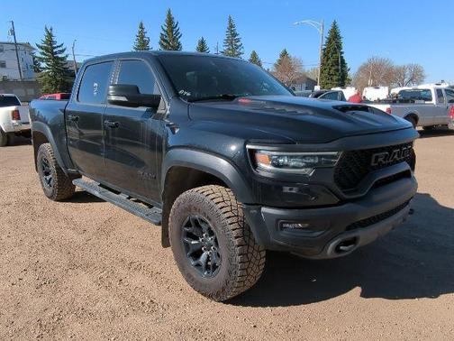 Diamond Black Crystal Pearlcoat 2022 RAM 1500 TRX