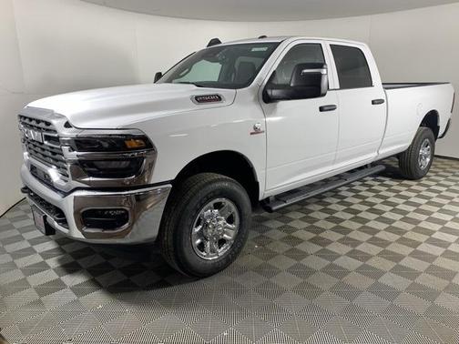 2025 RAM 2500 Tradesman Crew Cab 4x4 8' Box